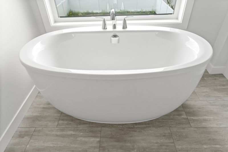 Freestanding Oval Bathtub